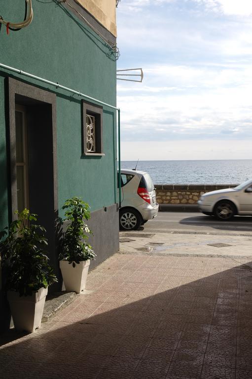 La Casa Dei Nonni Apartment Giardini Naxos Bilik gambar